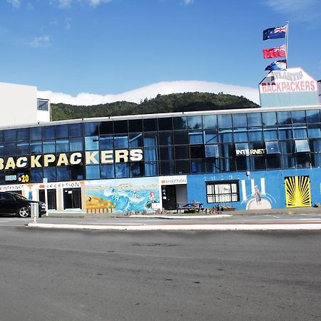 Atlantis Backpackers Hostel Пиктън Екстериор снимка